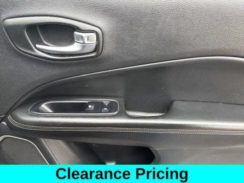 Used 2018 Jeep Compass Latitude FWD image 38