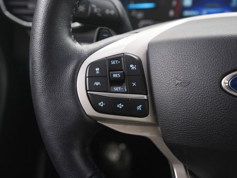 Used 2021 Ford Explorer XLT w/ XLT Sport Appearance Package image 27