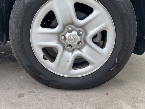 Used 2012 Toyota RAV4 FWD V6 w/ Value Pkg image 27