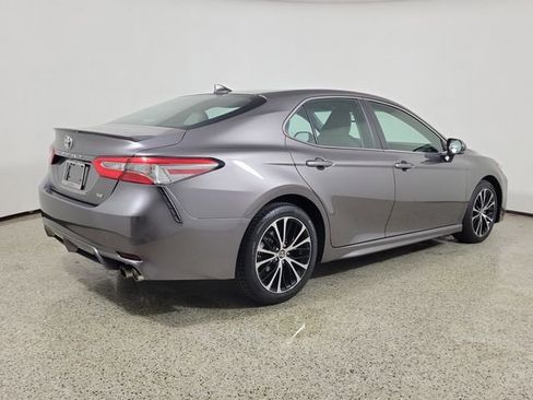 Used 2019 Toyota Camry SE w/ Convenience Package FWD image 5