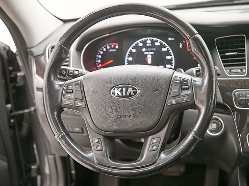 Used 2015 Kia Cadenza Premium w/ Technology Package image 34