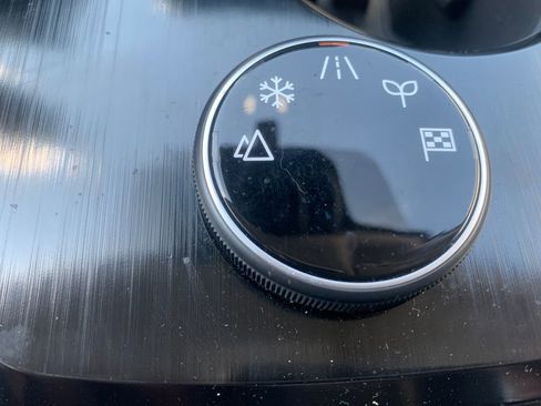 Certified 2023 Nissan Rogue SV w/ SV Premium B Package AWD/4WD image 17