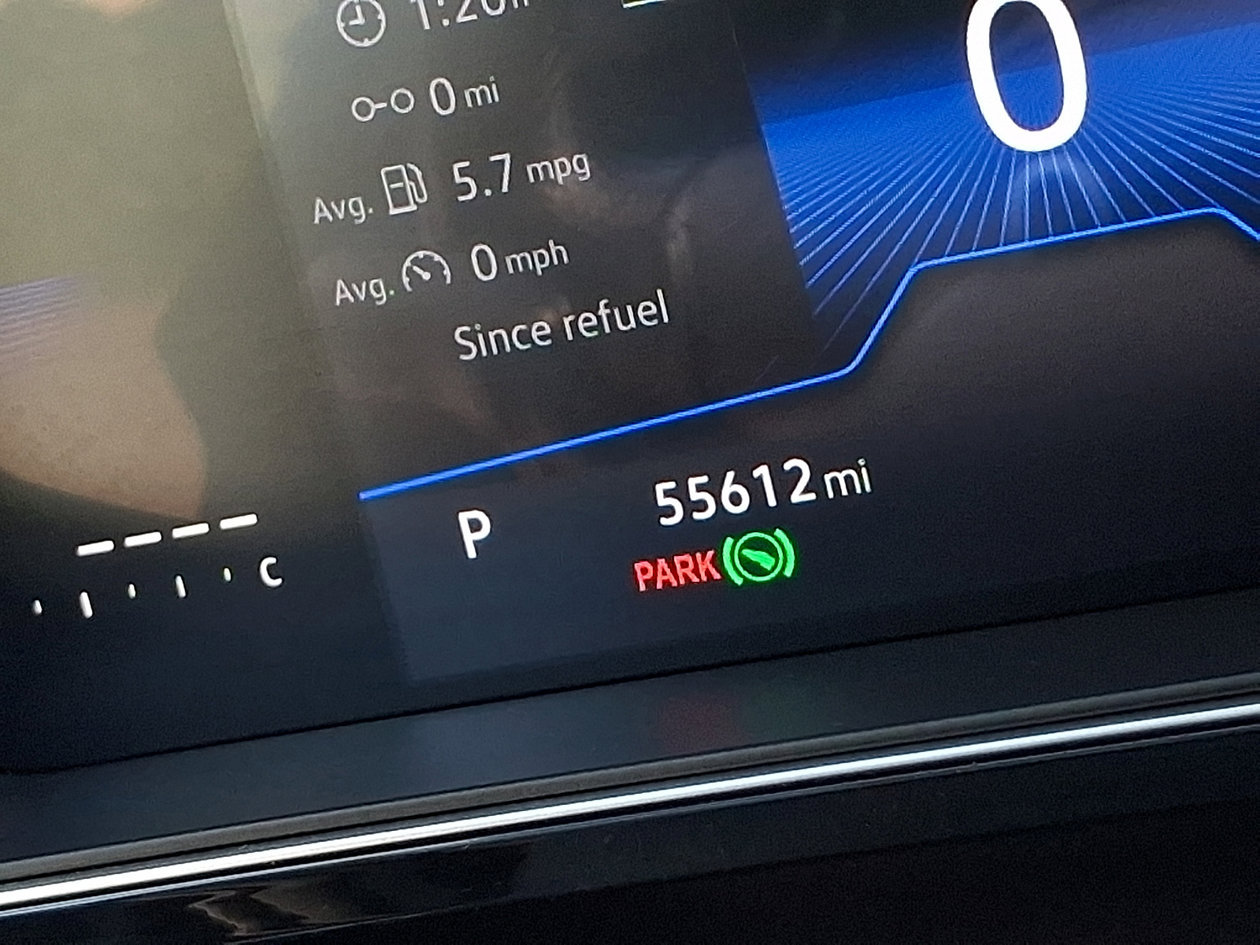 Used 2025 Volkswagen Jetta SE FWD image 19