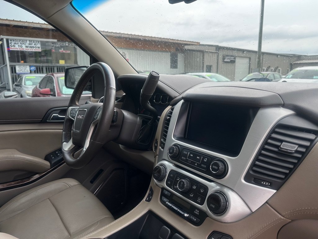 Used 2015 GMC Yukon XL SLT w/ Open Road Package RWD image 8