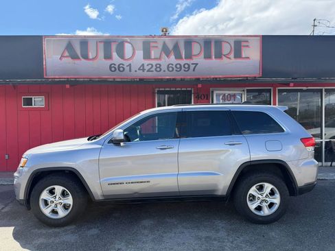 Used 2017 Jeep Grand Cherokee Laredo image 1