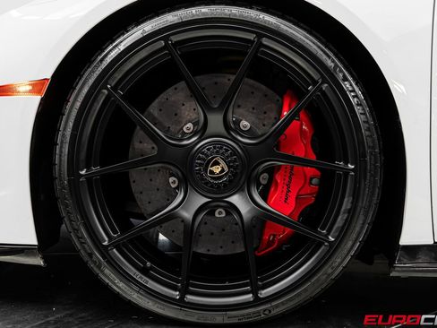 Used 2018 Lamborghini Huracan image 25