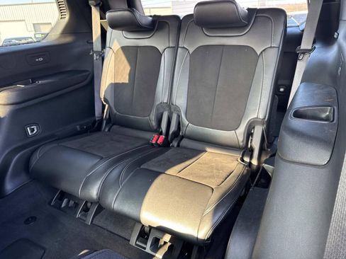 Used 2023 Jeep Grand Cherokee L Laredo image 17