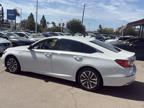 Used 2019 Honda Accord Hybrid image 10