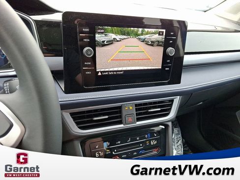 New 2025 Volkswagen Taos SEL image 7