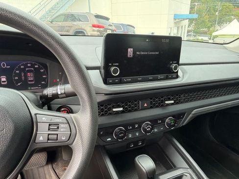 Used 2023 Honda Accord EX image 23