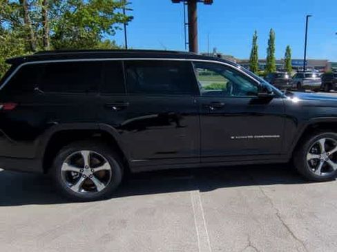 New 2026 Jeep Grand Cherokee L Limited AWD/4WD image 9