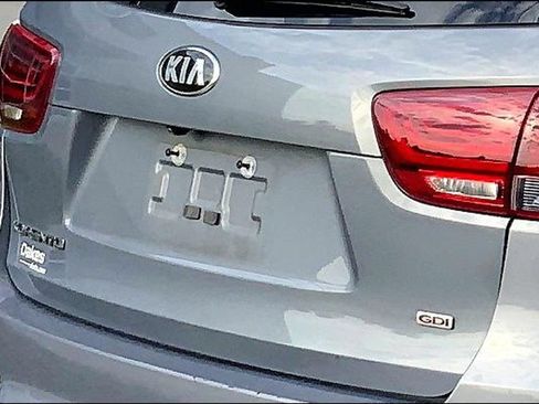 Used 2019 Kia Sorento L FWD image 6