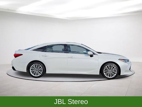 Used 2021 Toyota Avalon Limited image 8