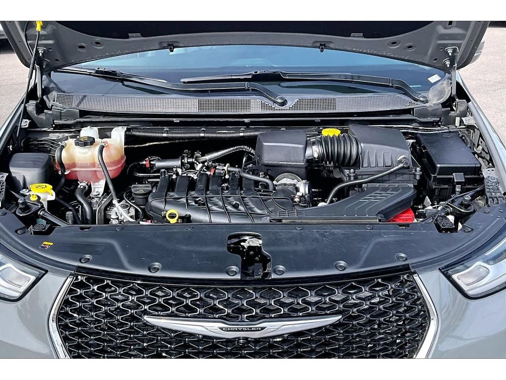 Used 2022 Chrysler Pacifica Touring-L FWD image 31