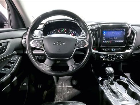 Used 2021 Chevrolet Traverse RS image 8