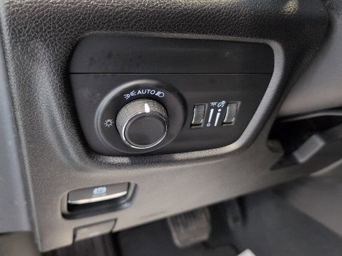 Used 2023 Jeep Grand Cherokee Altitude image 15