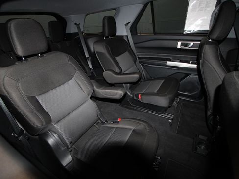 Used 2022 Ford Explorer XLT image 21