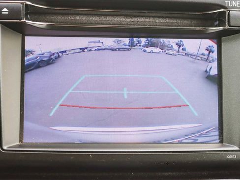 Used 2018 Toyota RAV4 LE image 23