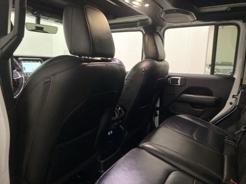 Used 2021 Jeep Wrangler Unlimited Sahara w/ Cold Weather Group image 17