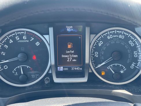 Used 2022 Toyota Tacoma SR5 w/ Technology Package RWD image 18