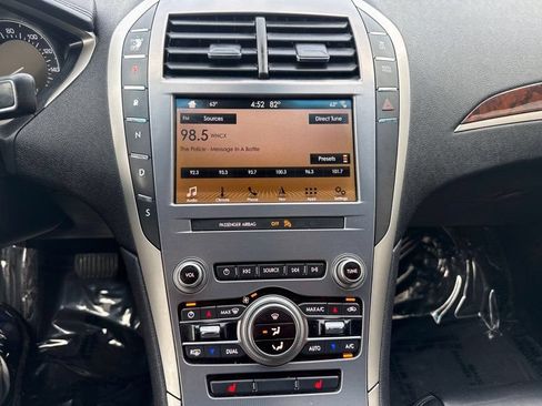 Used 2019 Lincoln MKZ Reserve FWD image 25