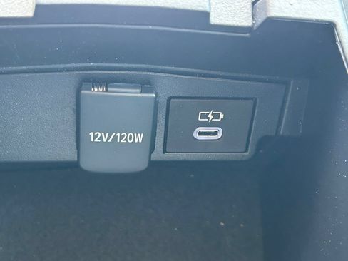 Used 2024 Toyota Corolla LE FWD image 28