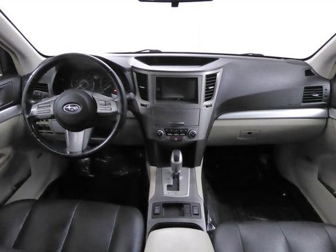 Used 2010 Subaru Outback 3.6R Premium image 9