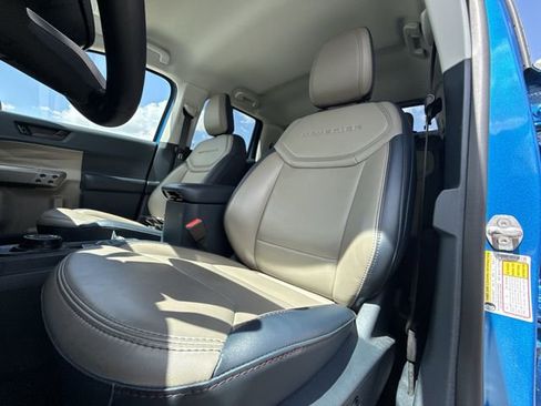 Used 2025 Ford Maverick Lariat AWD/4WD image 11