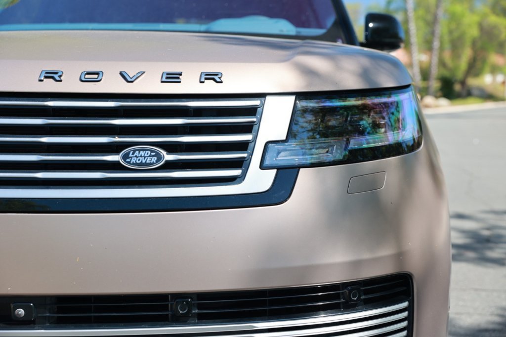 Used 2023 Land Rover Range Rover SV AWD/4WD image 8