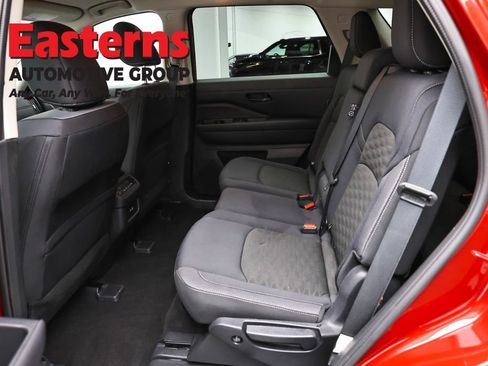 Used 2024 Nissan Pathfinder SV AWD/4WD image 22