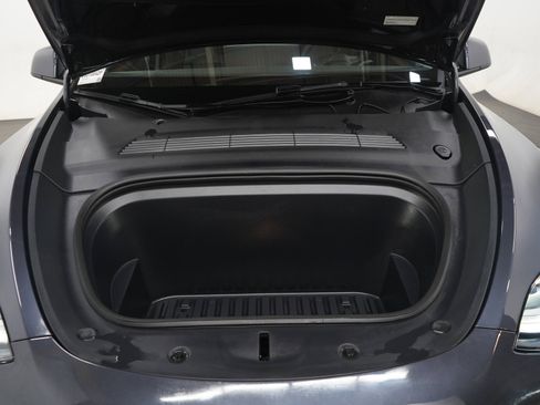 Used 2024 Tesla Model Y Long Range AWD/4WD image 27