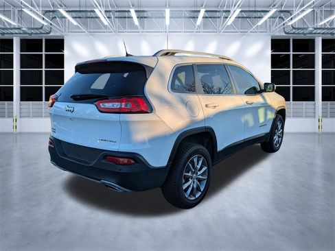 Used 2018 Jeep Cherokee Limited w/ Technology Group image 3