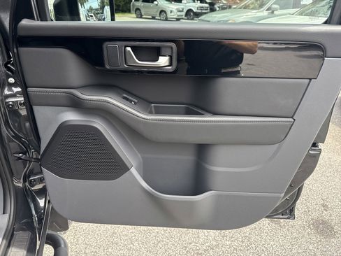 Used 2025 INEOS Grenadier Fieldmaster Edition image 33