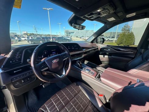 Used 2023 Cadillac Escalade Sport Platinum w/ Heavy-Duty Trailer Package image 11