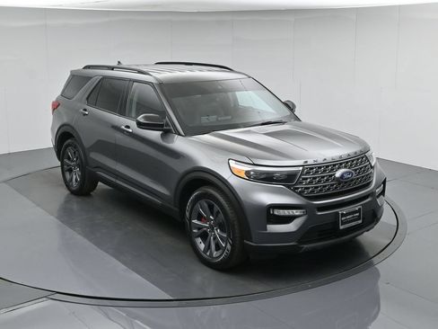 Certified 2023 Ford Explorer XLT w/ Equipment Group 202A RWD image 44
