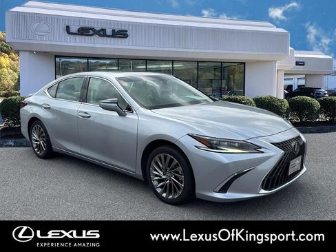 Used 2024 Lexus ES 300h Ultra Luxury w/ Accessory Package (Z1) FWD image 7