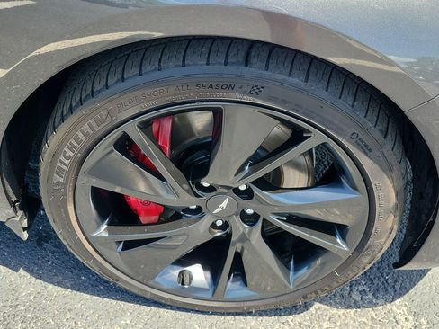 Used 2022 Genesis G70 3.3T RWD image 8