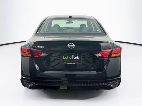 Used 2025 Nissan Altima 2.5 SV FWD image 7