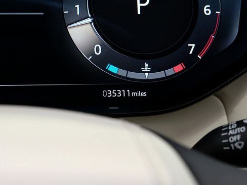 Used 2022 Land Rover Range Rover Long Wheelbase SE image 19