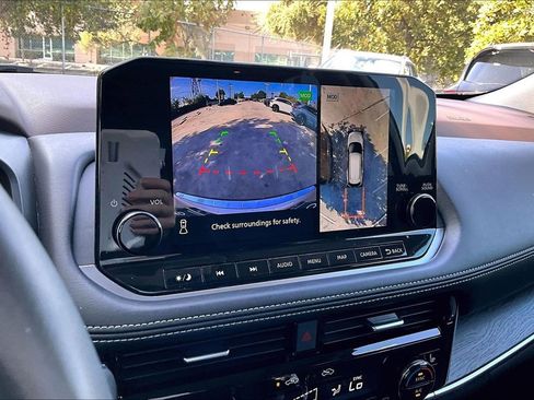 Used 2022 Nissan Rogue Platinum w/ Head-Up Display Package image 30