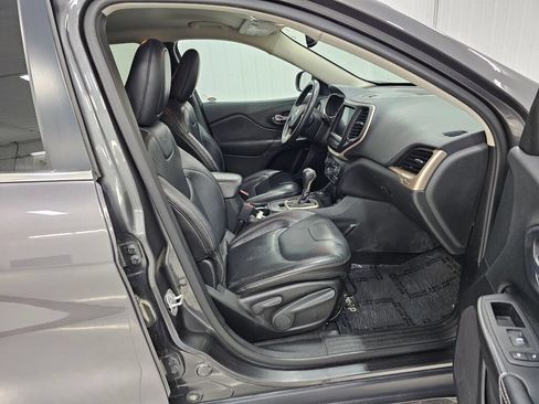 Used 2015 Jeep Cherokee Limited AWD/4WD image 17