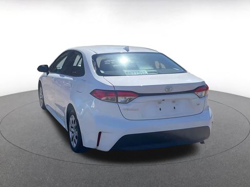 Used 2025 Toyota Corolla LE image 11