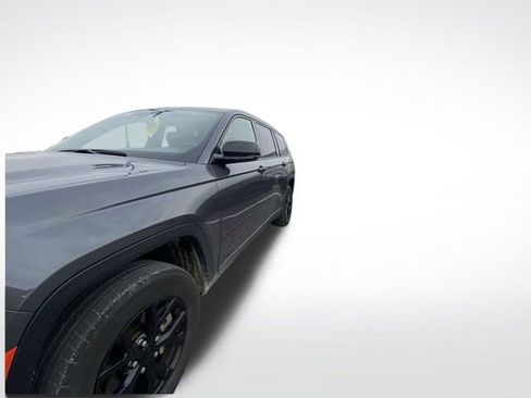 Used 2024 Jeep Grand Cherokee L Altitude image 2