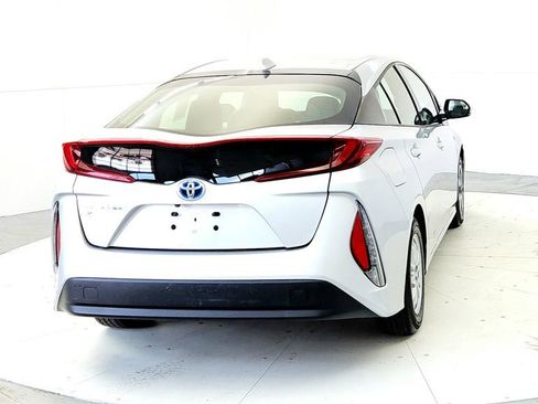 Certified 2018 Toyota Prius Prime Premium FWD image 5