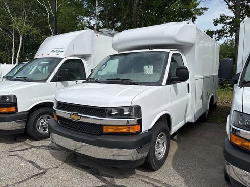 New 2025 Chevrolet Express 3500 w/ Power Convenience Package RWD image 3
