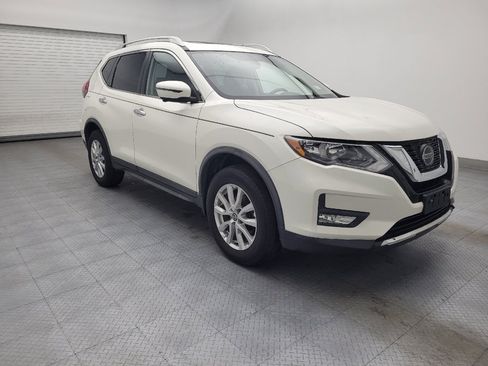 Used 2018 Nissan Rogue SV w/ Sun & Sound Touring Package image 13