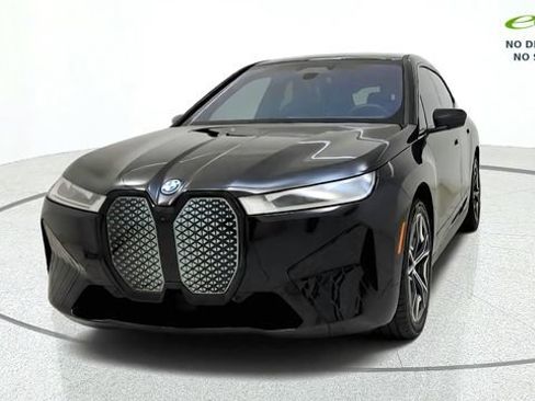 Used 2024 BMW iX xDrive50 w/ Sport Package AWD/4WD image 3