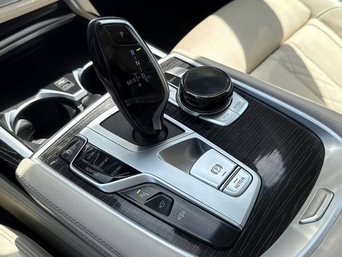 Used 2022 BMW 750Li xDrive AWD/4WD image 30