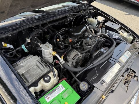 Used 2002 Chevrolet S10 Pickup LS w/ LS Preferred Equipment Group RWD image 21