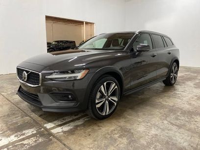 Used 2025 Volvo V60 B5 Cross Country Plus
